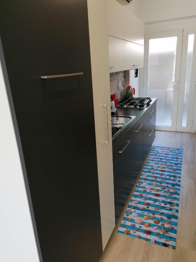 Retroscena Apartment In Centro Civitanova Marche Esterno foto