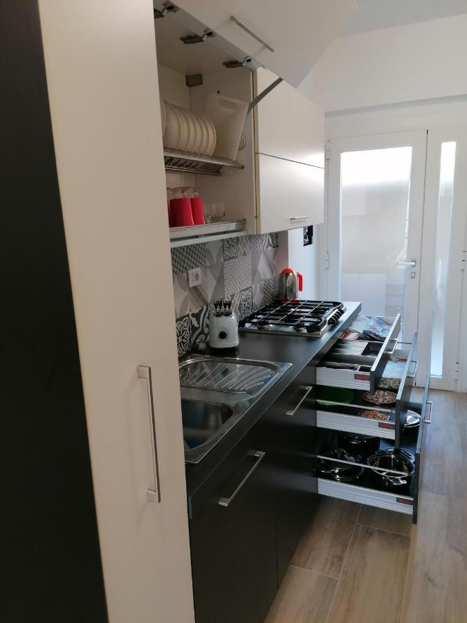 Retroscena Apartment In Centro Civitanova Marche Esterno foto